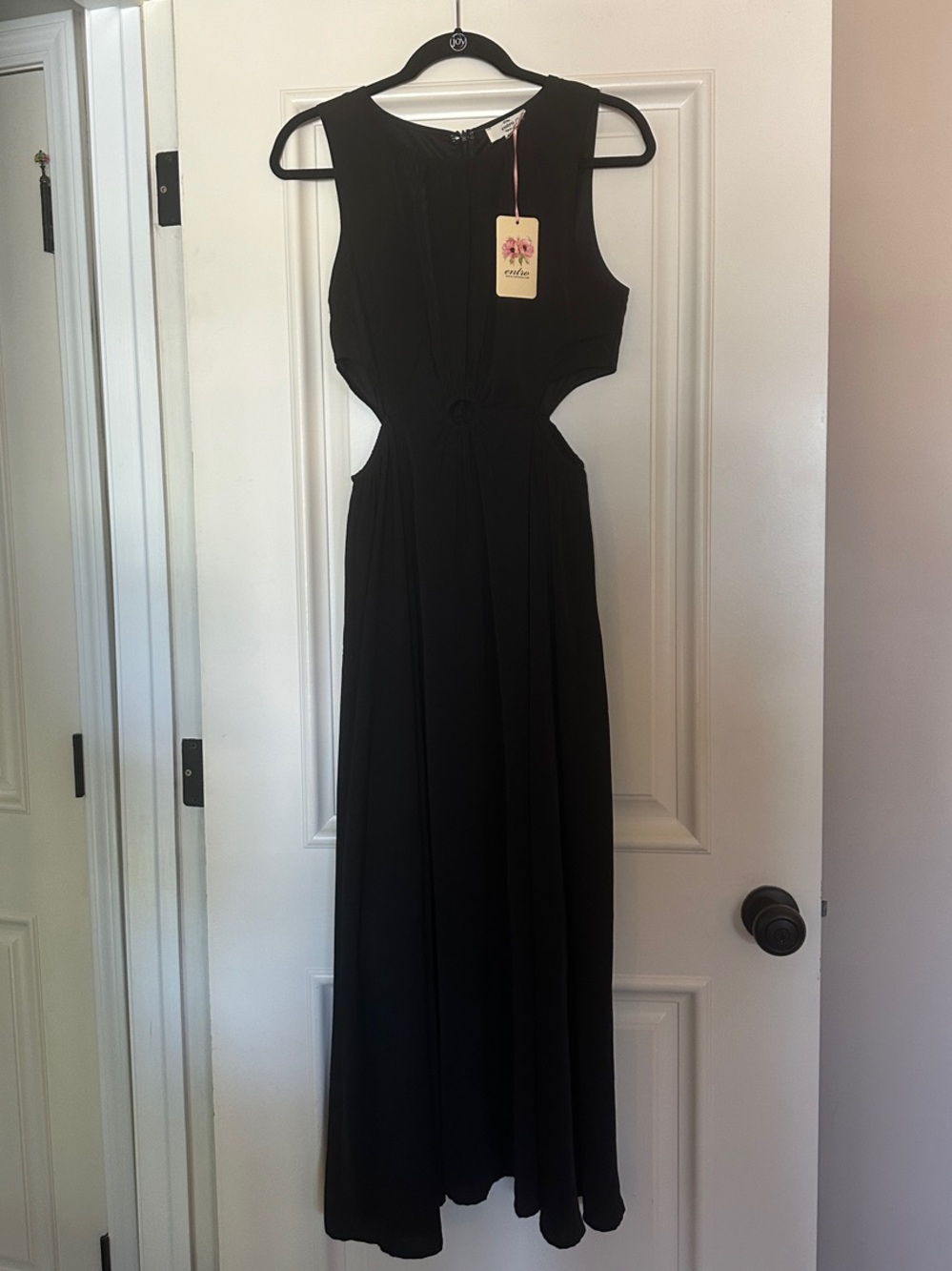 entro Black Sleeveless Cutout Maxi Dress